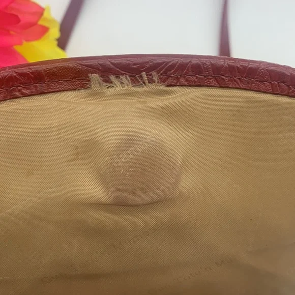 Gun Tote’n Mamas red leather crossbody bag w/ studs. Gun holder missing MCB4525A - Picture 3 of 16